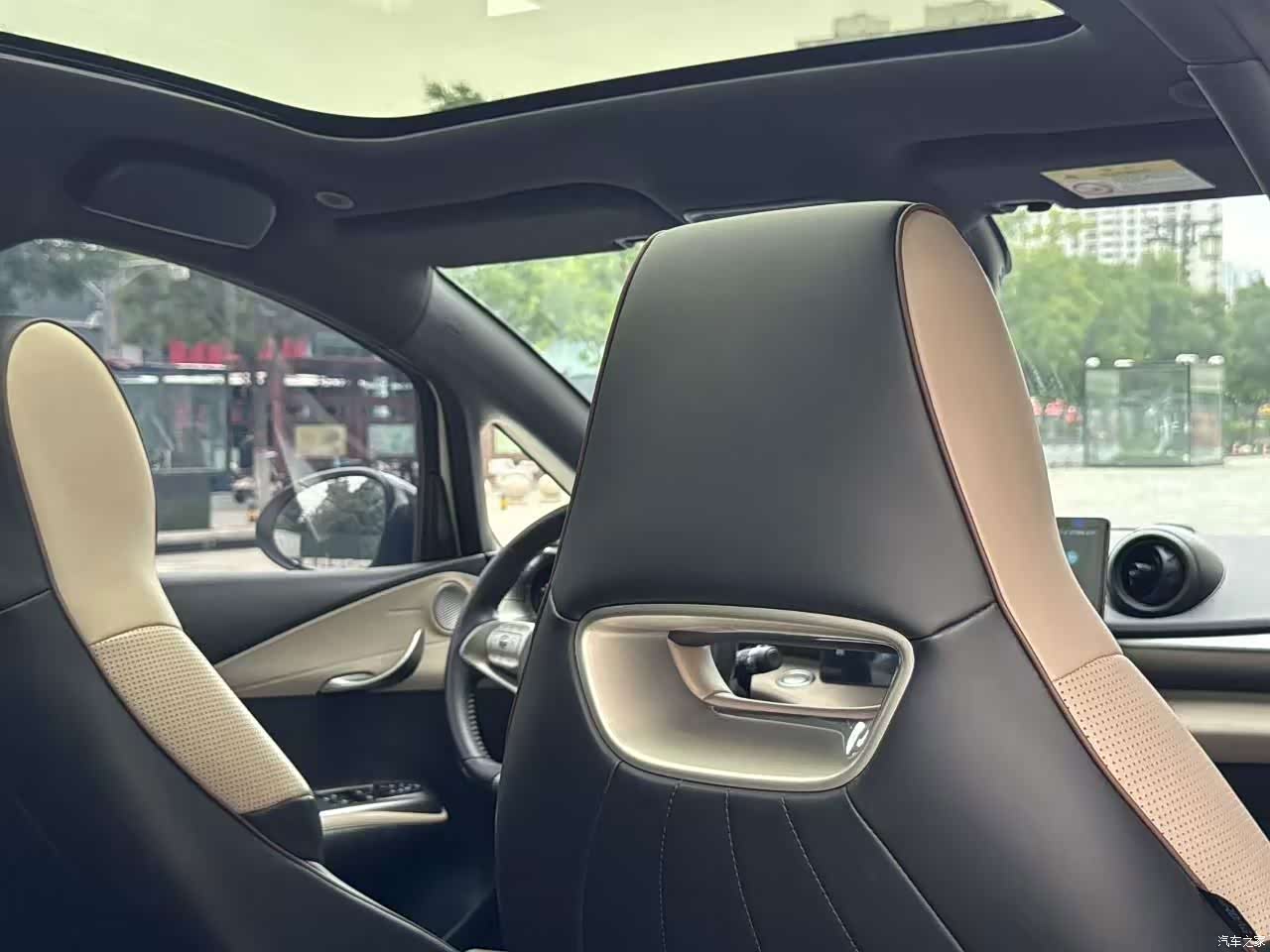 BYD Dolphin, 2023 10
