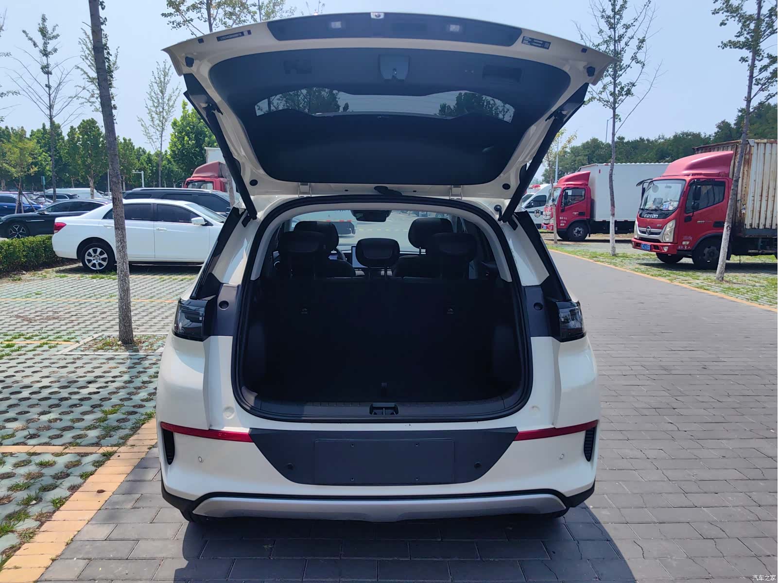 BYD HiAce, 2026 11
