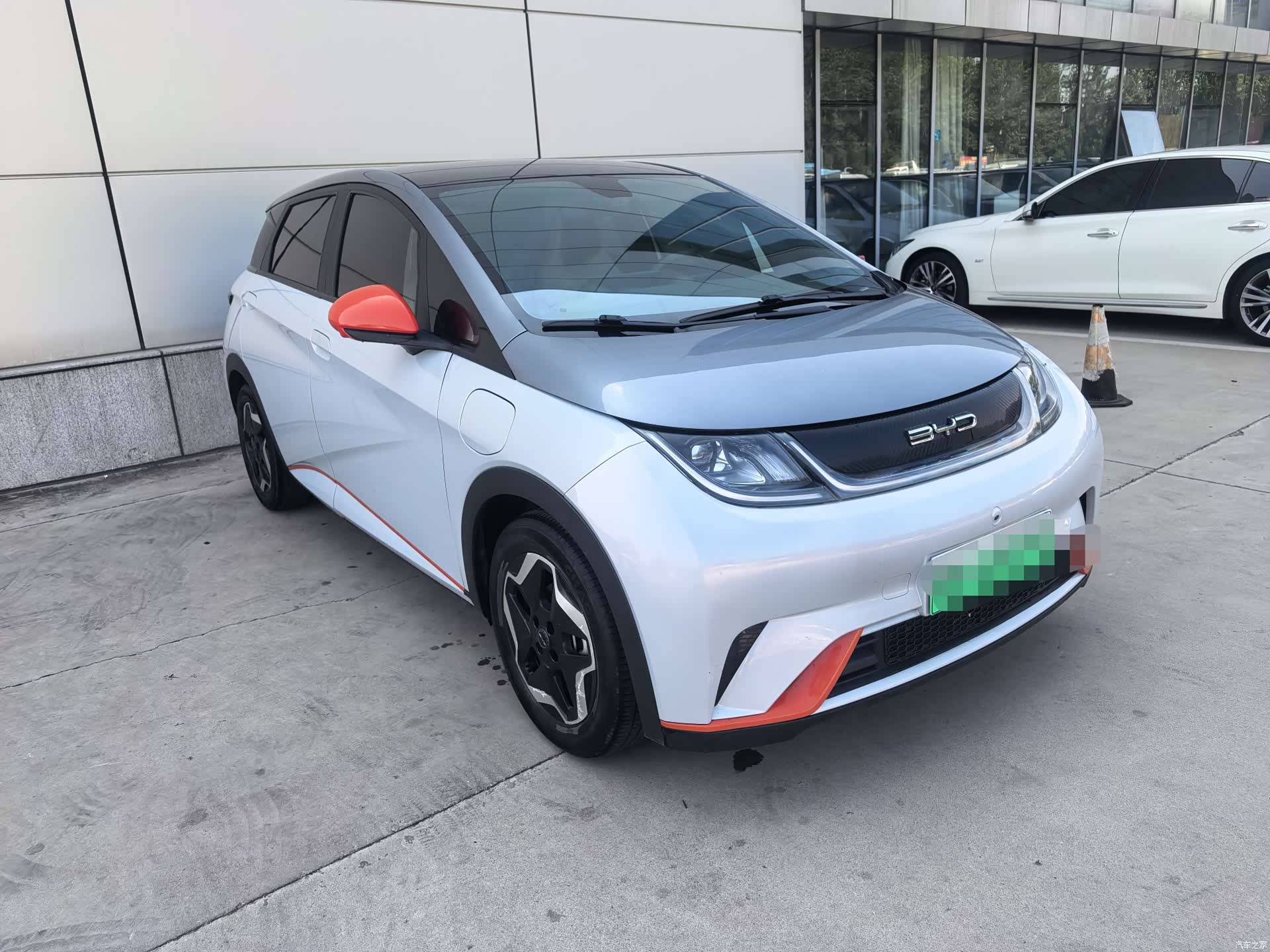 BYD Dolphin, 2022 3