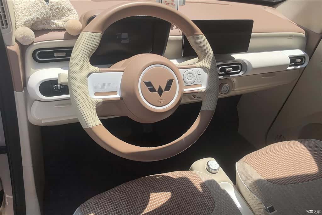 Wuling MINIEV, 2025 12