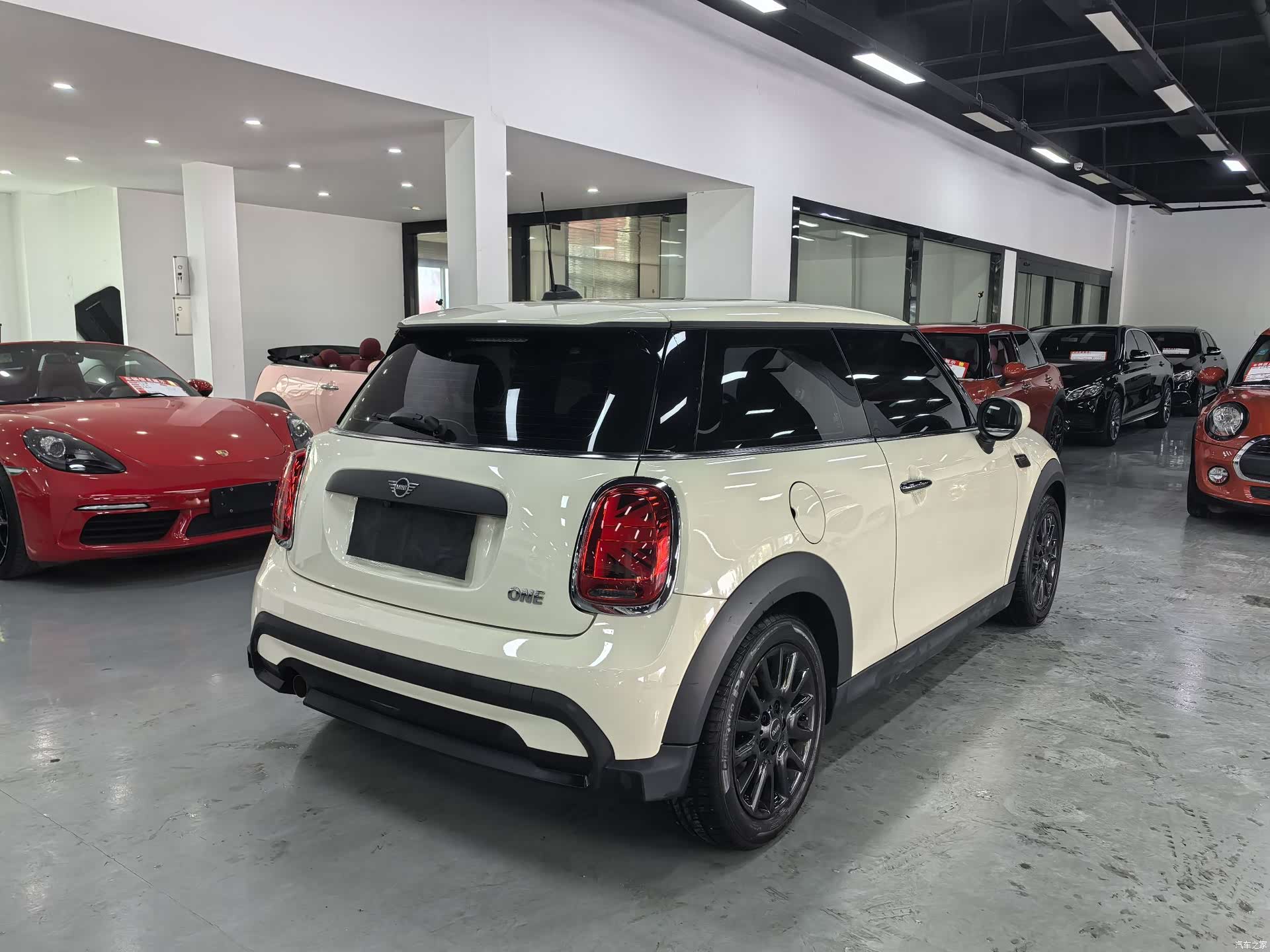 Mini ONE, 2022 все фото