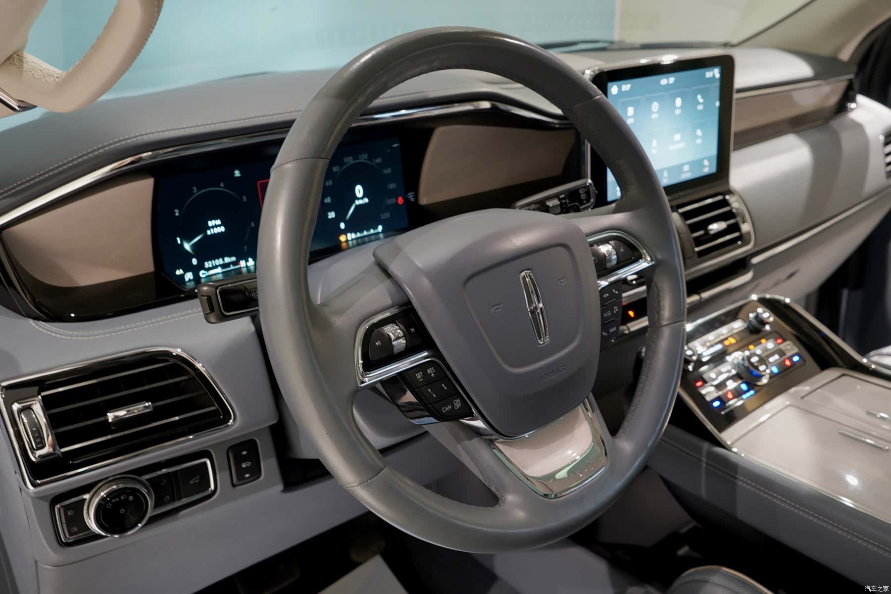 Lincoln Navigator, 2018 3