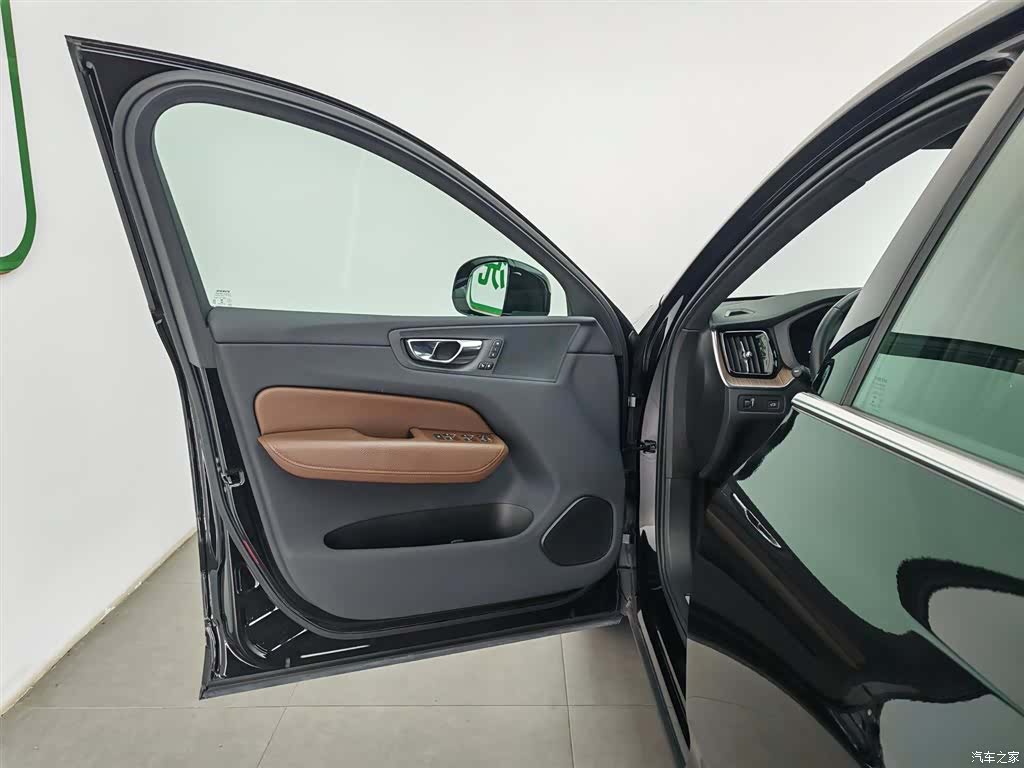 Volvo XC60, 2021 8