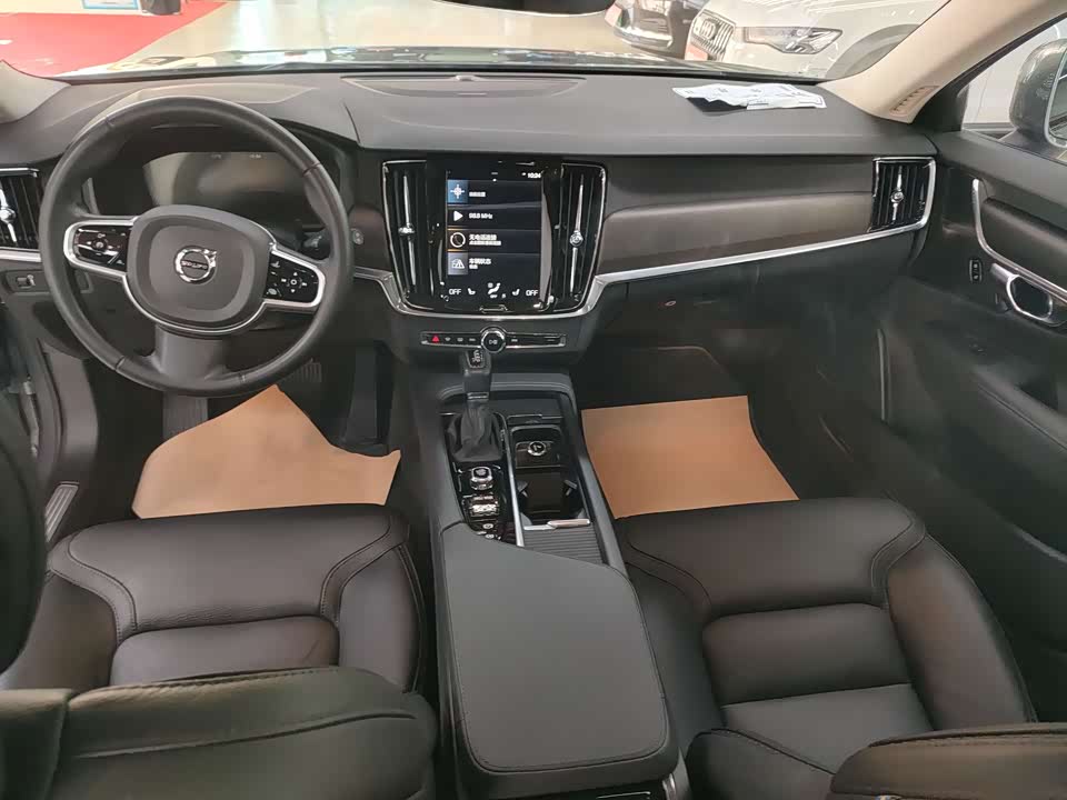 Volvo V90