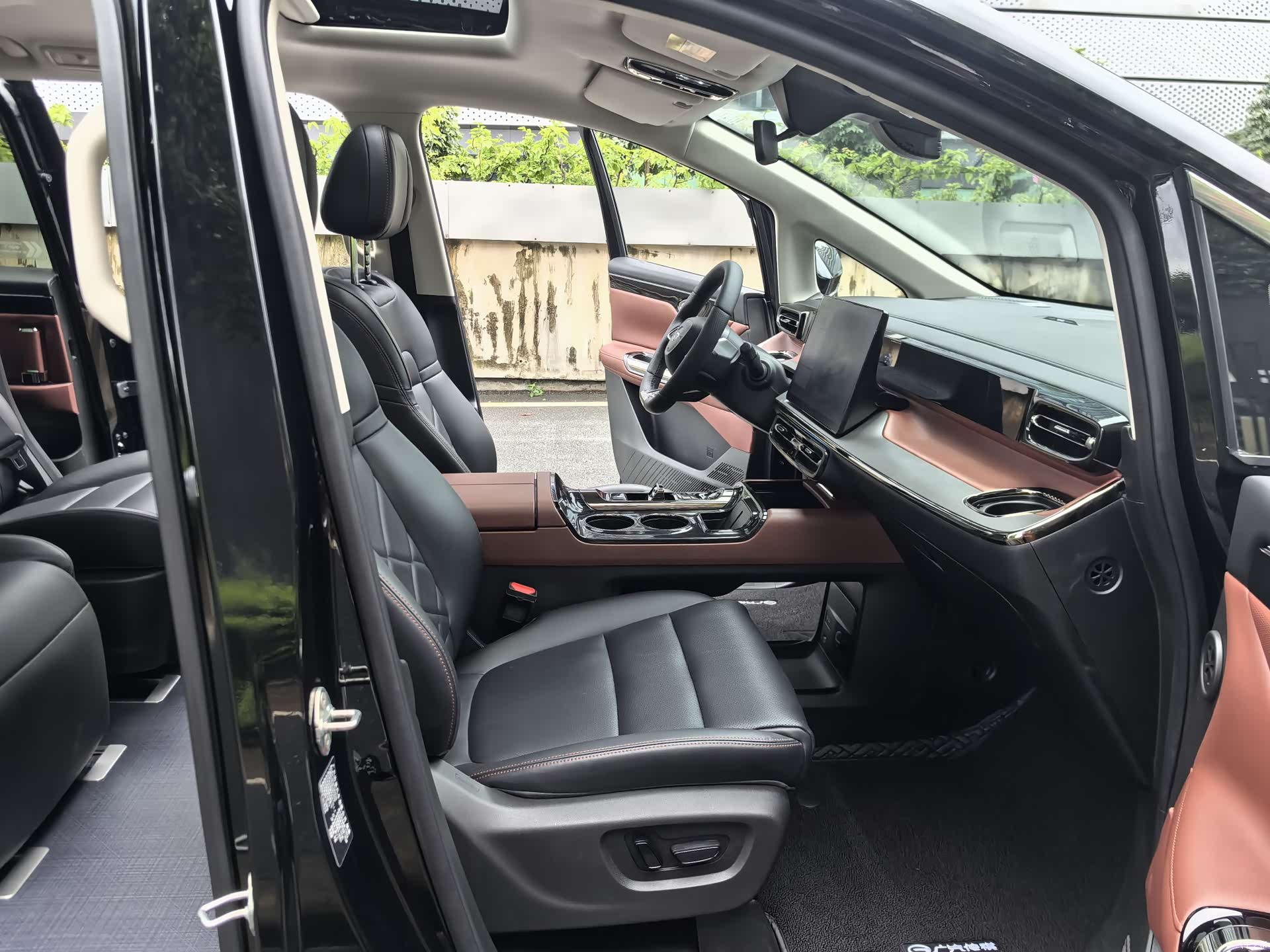 Trumpchi E8, 2025 9