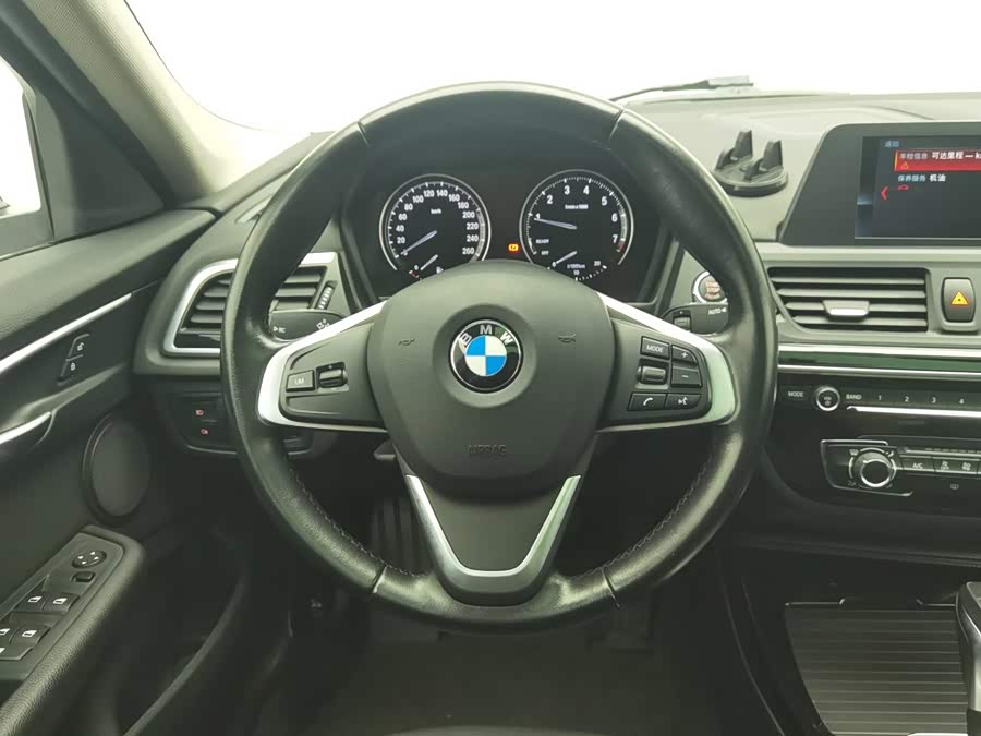 BMW 1 Series 2018, фото 11