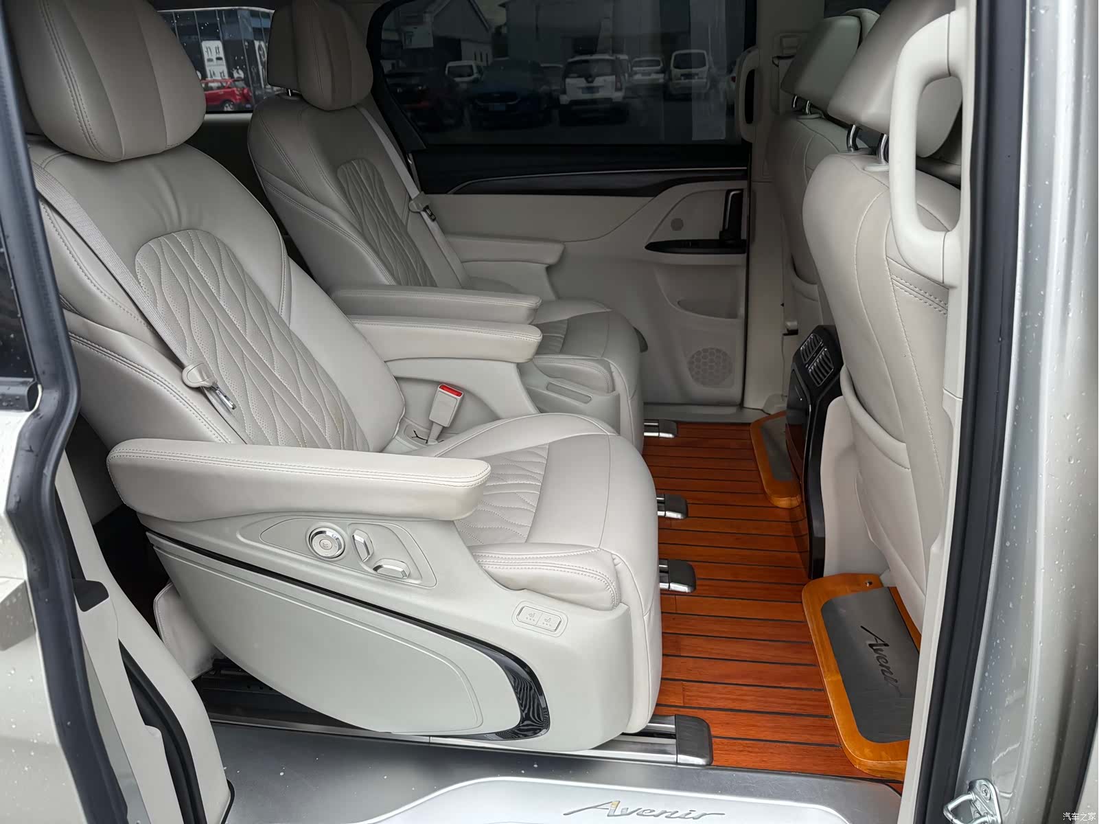 Buick GL8, 2023 все фото