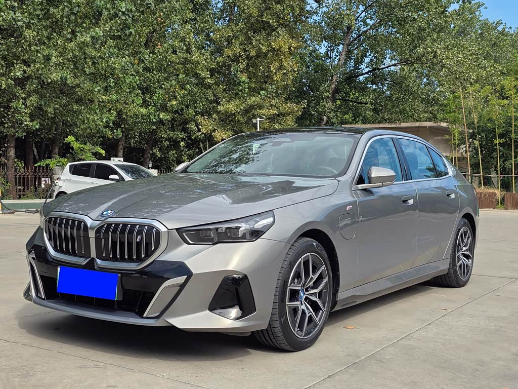BMW i5