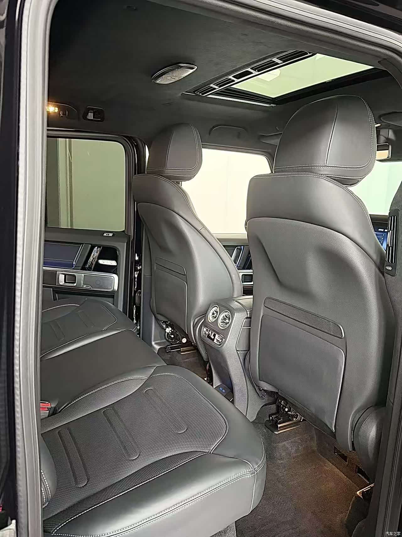 Mercedes-Benz G-Class, 2025 12