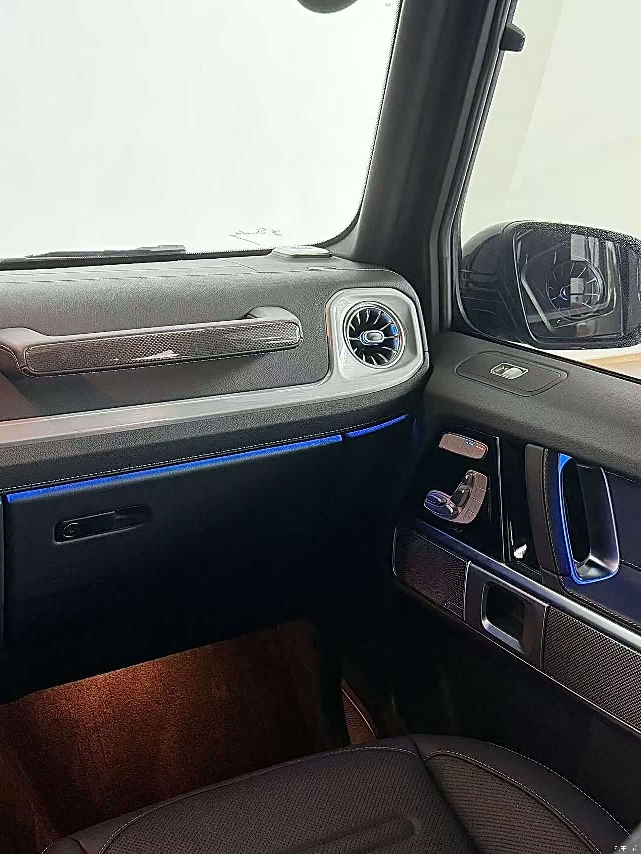 Mercedes-Benz G-Class, 2025 8