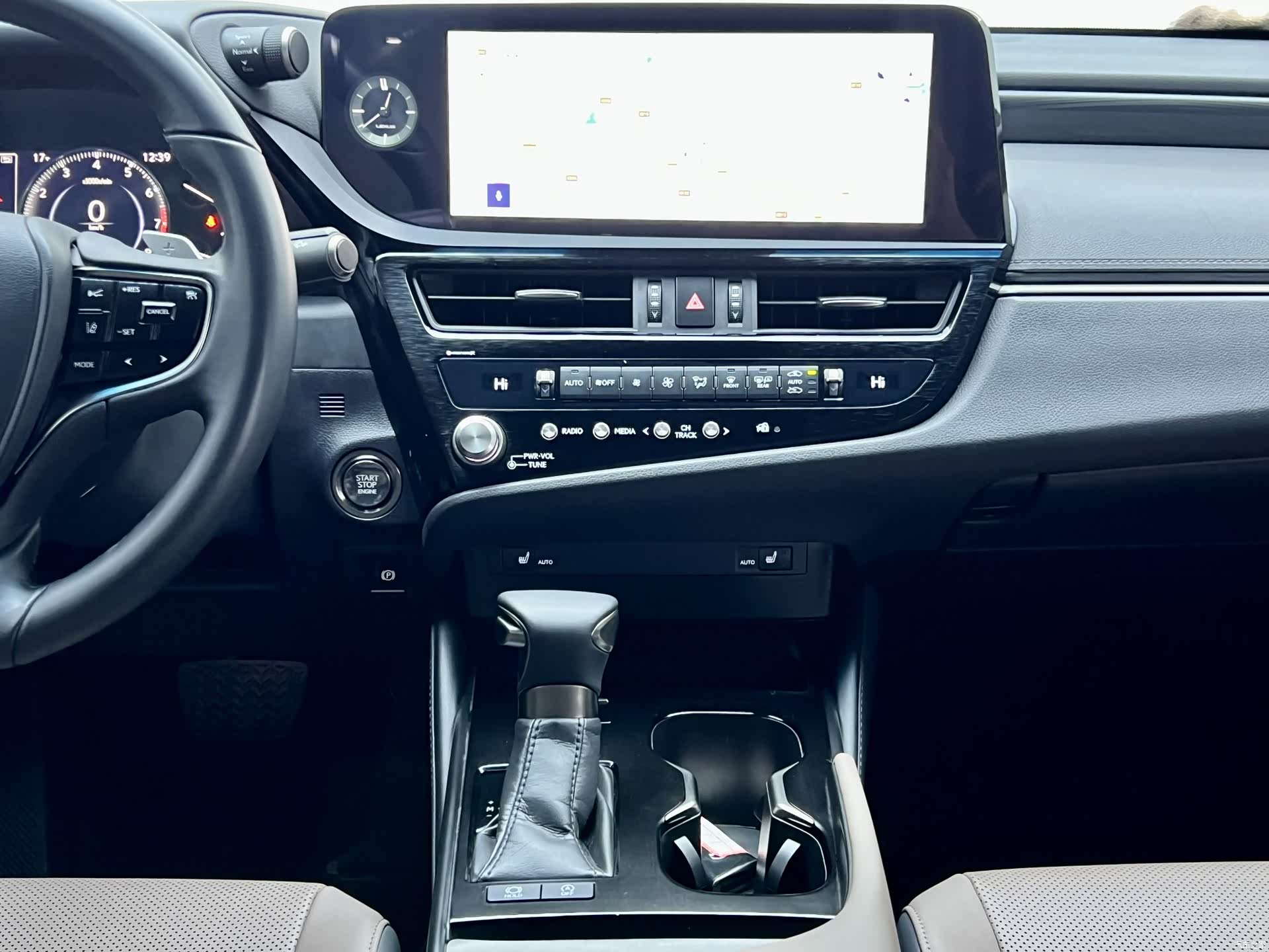 Lexus ES, 2024 14