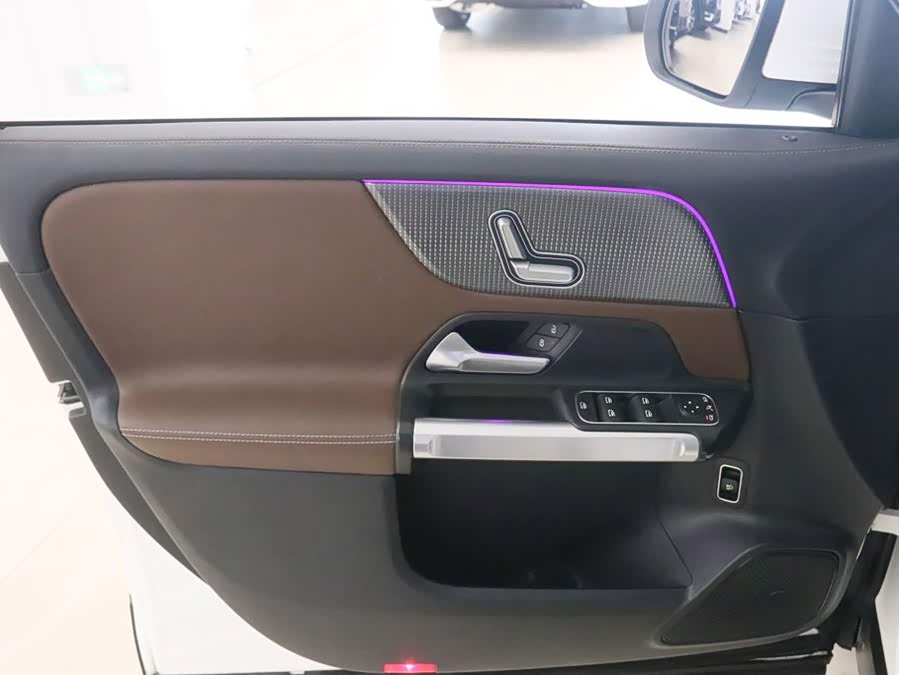 Mercedes-Benz GLB 2020, фото 12