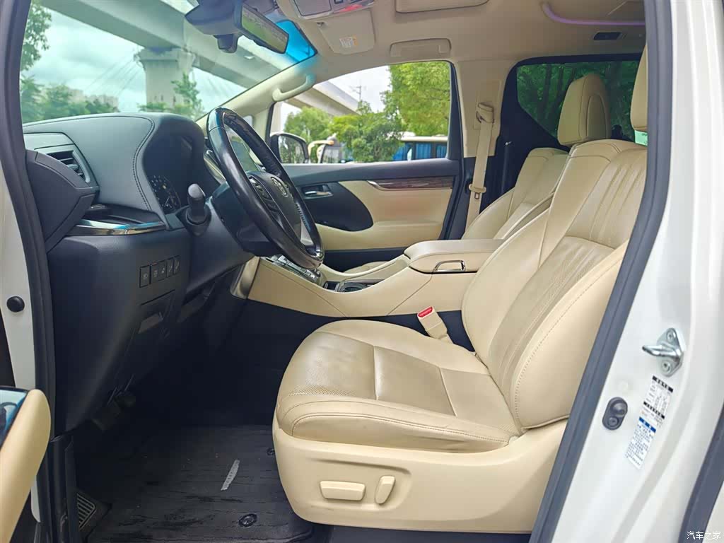 Toyota Vellfire, 2020 12