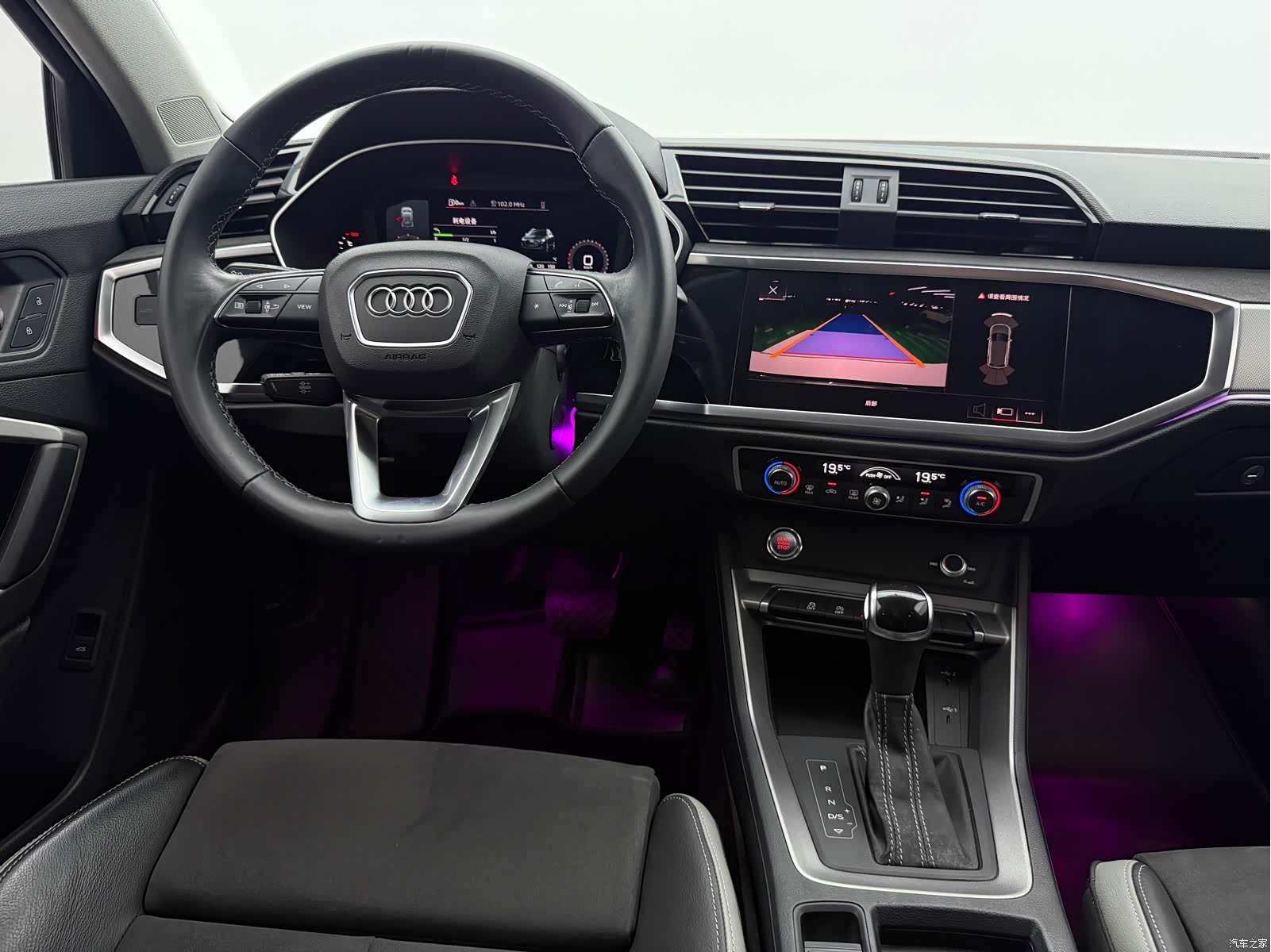 Audi Q3, 2022 10