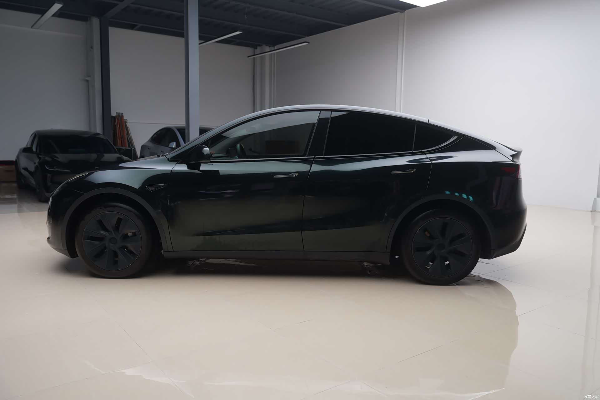 Tesla Model Y, 2024 8