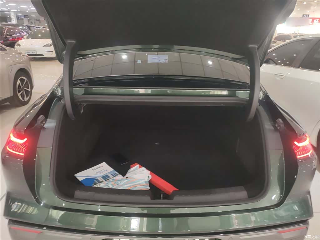 Geely 8, 2025 15