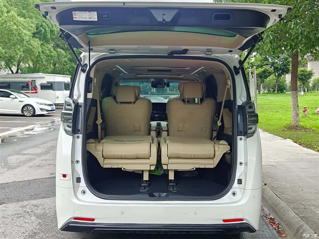 Toyota Vellfire, 2020 16