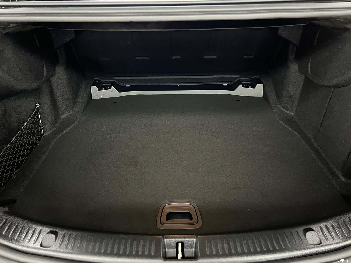 Mercedes-Benz E-Class, 2022 27