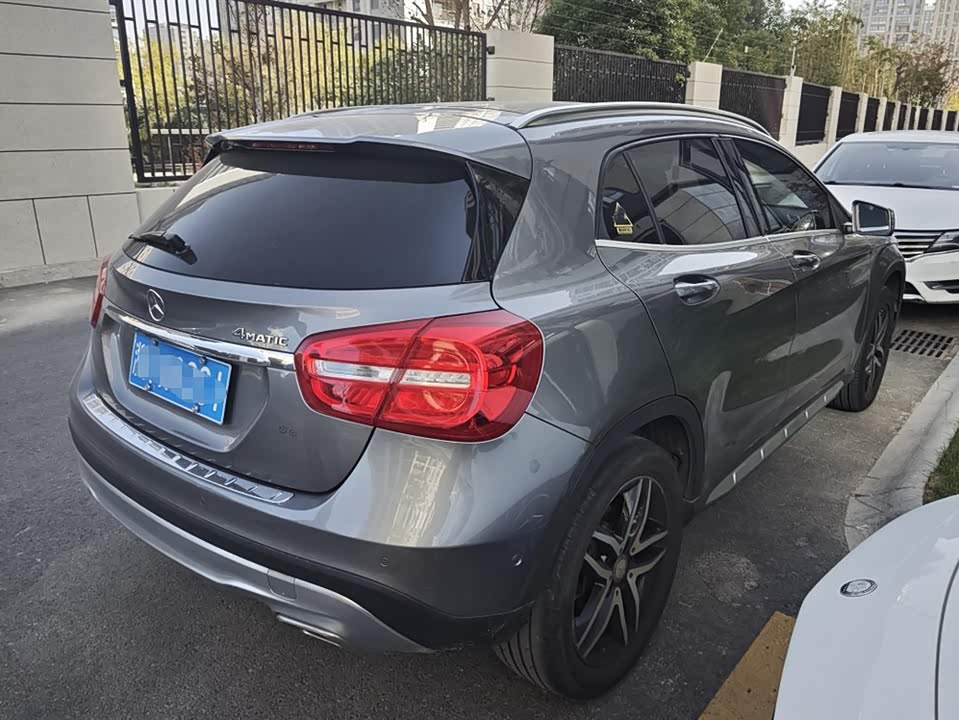 Mercedes-Benz GLA
