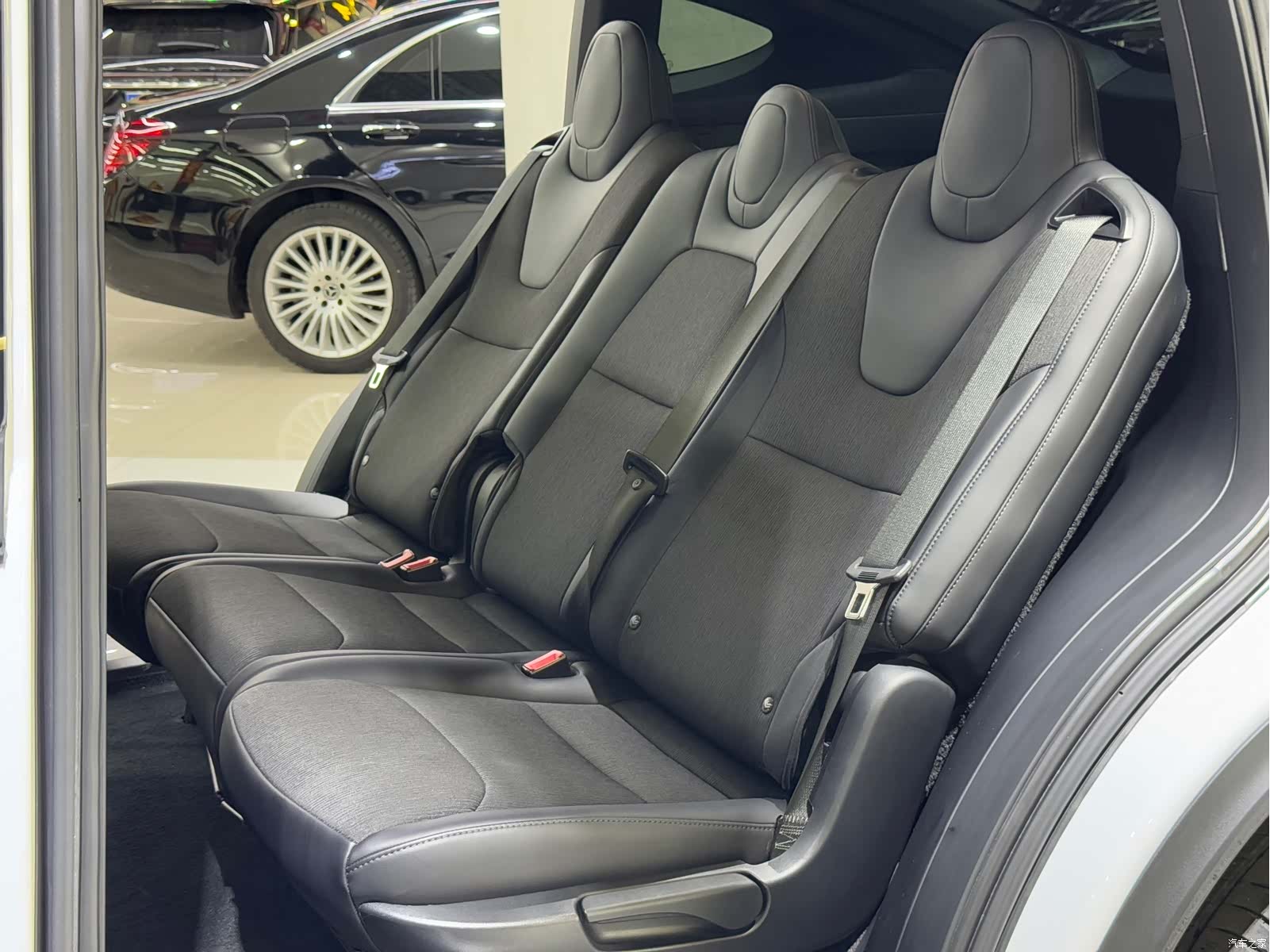 Tesla Model X, 2019 16