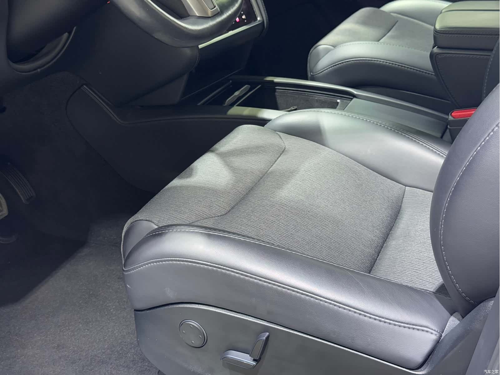 Tesla Model X, 2019 11