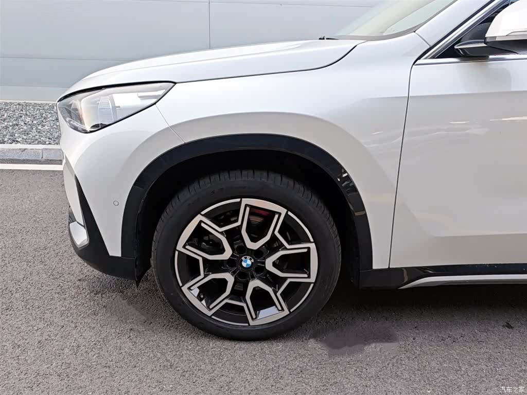 BMW X1, 2025 все фото
