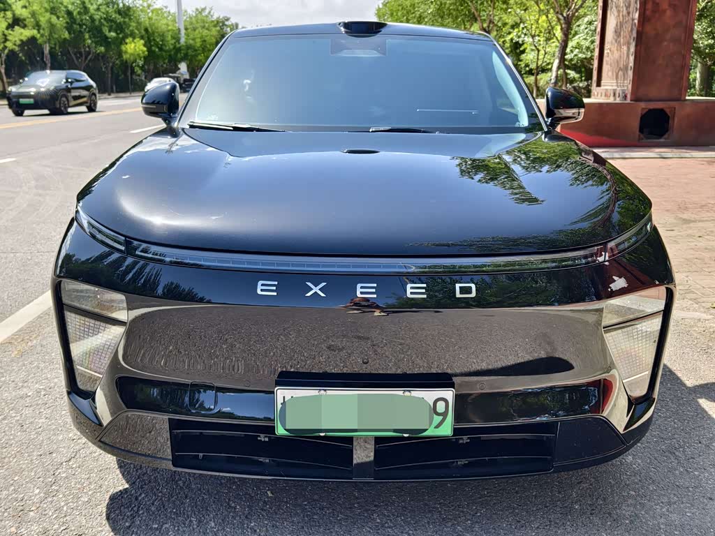 Exeed ET