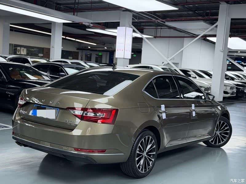 Skoda Superb, 2019 9