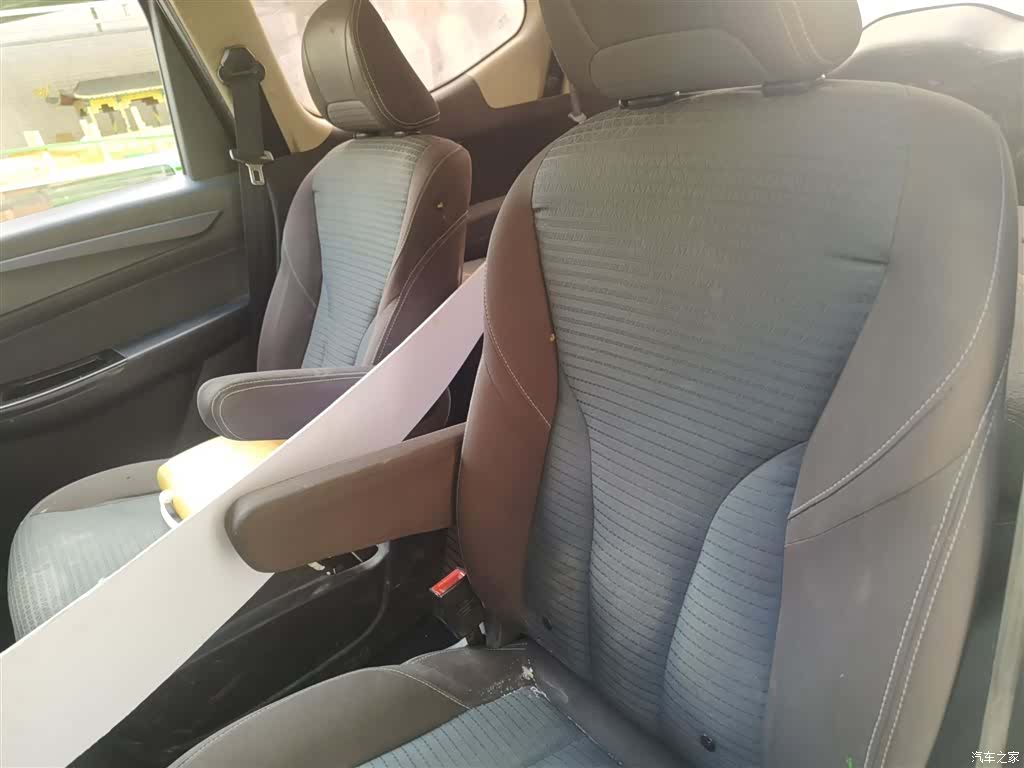 Wuling 730, 2019 15
