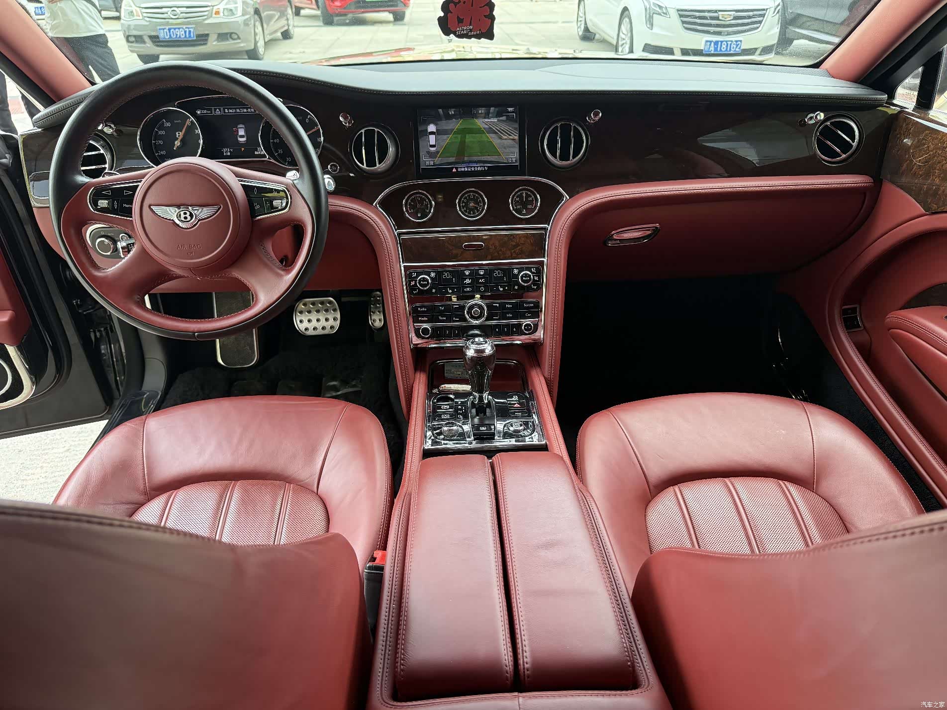 Bentley Mulsanne, 2012 23