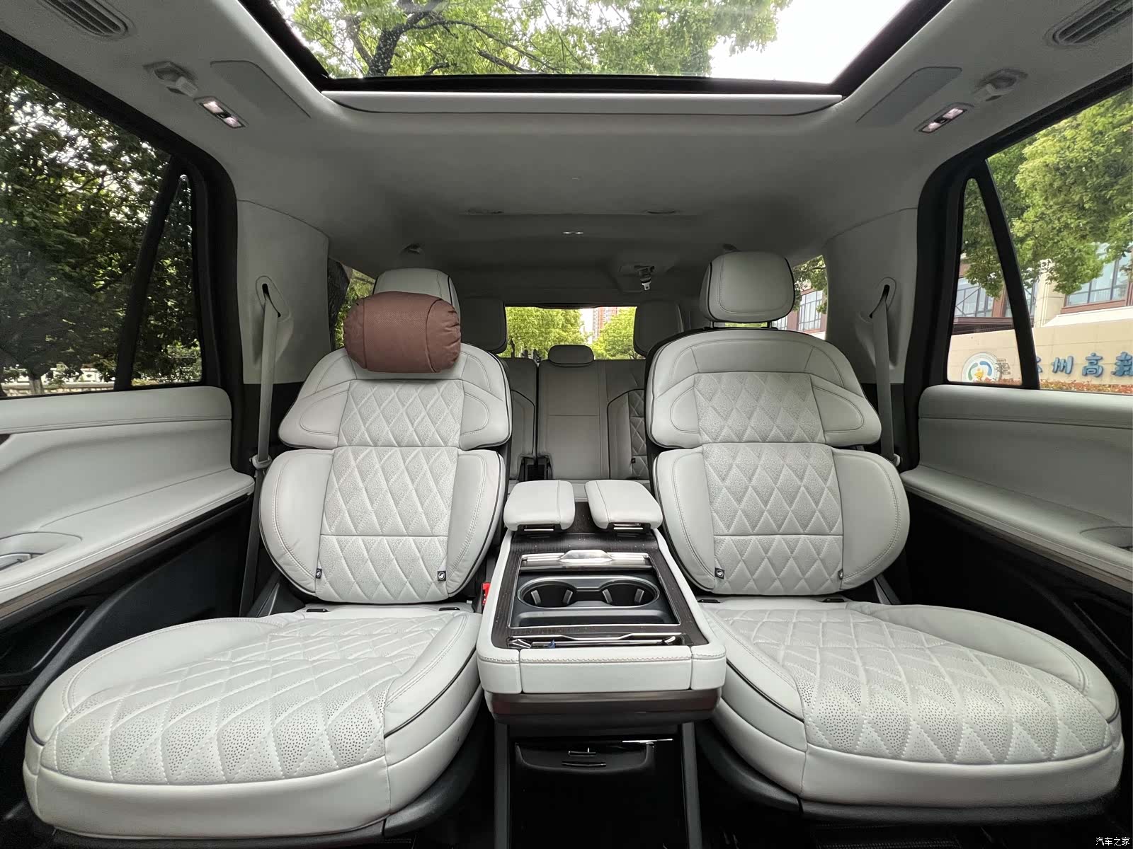 Lincoln Navigator, 2025 8