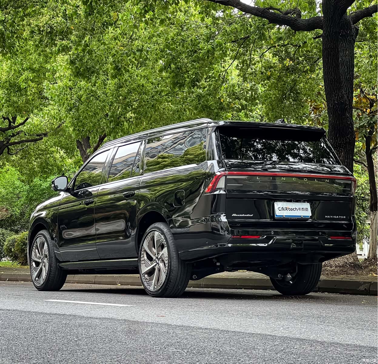 Lincoln Navigator, 2025 17