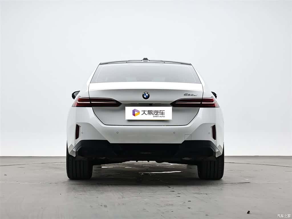 BMW 5 Series, 2026 4