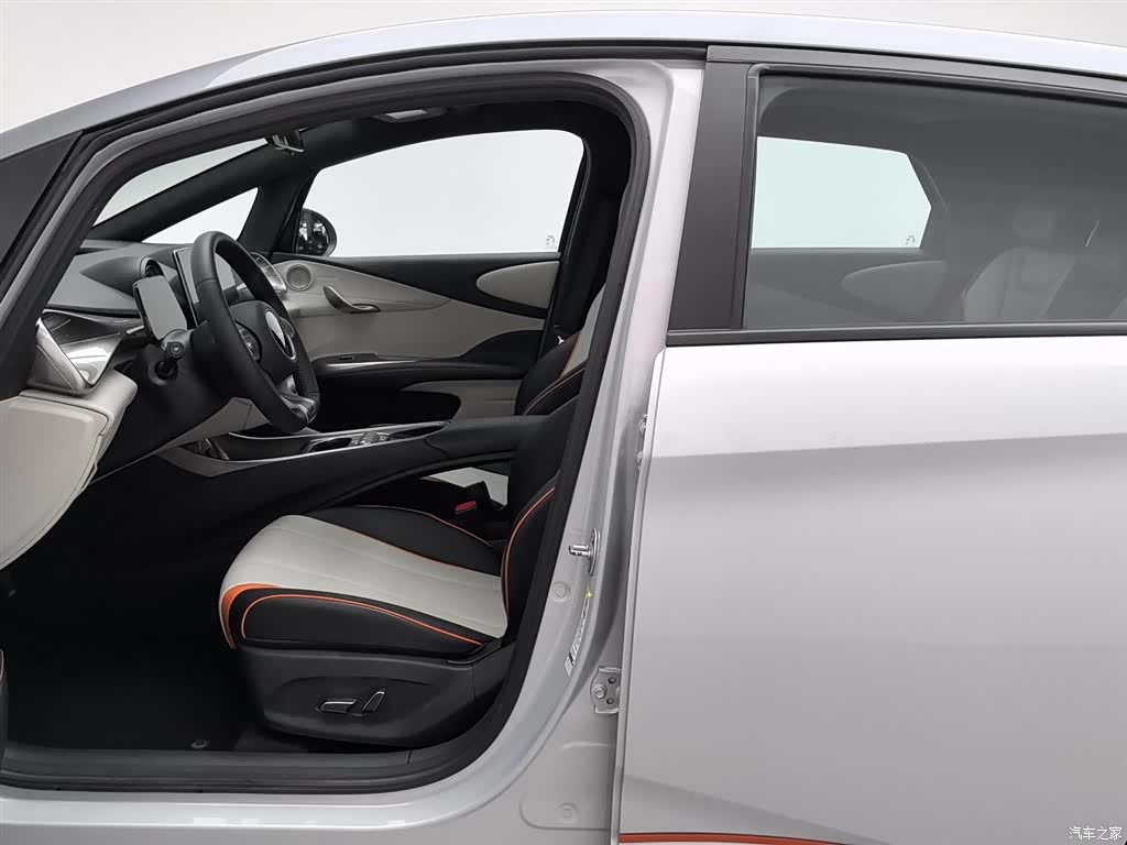 BYD Dolphin, 2022 10
