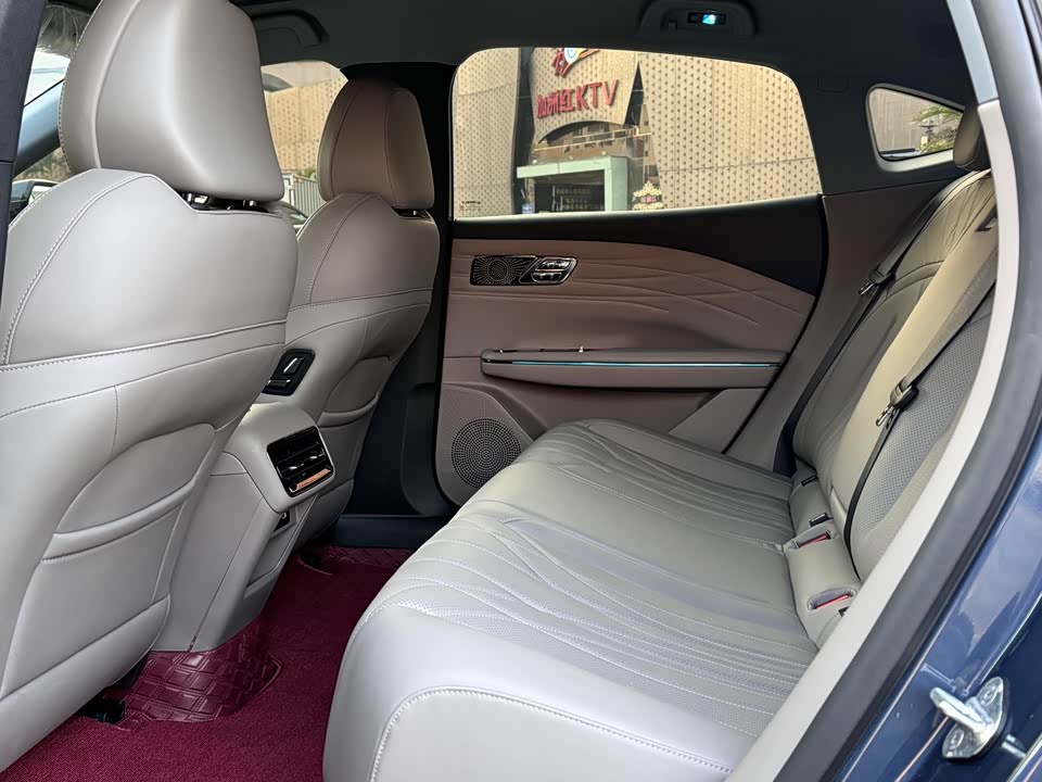 Geely Galaxy Galaxy Sparkle 8