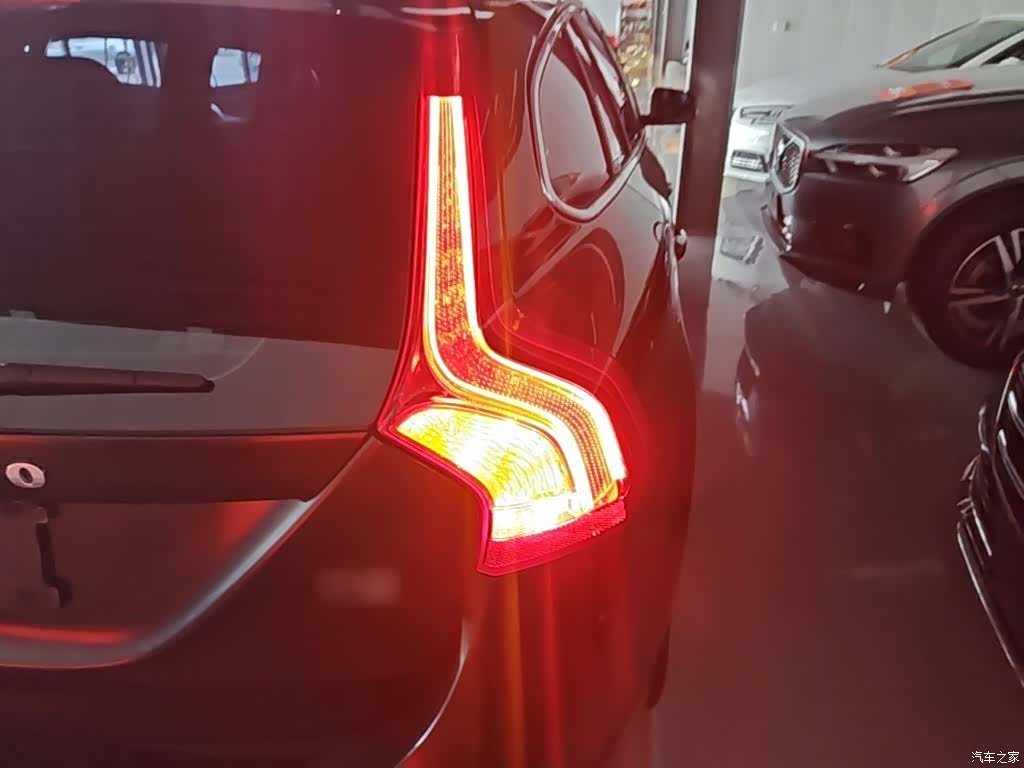 Volvo V60, 2017 8