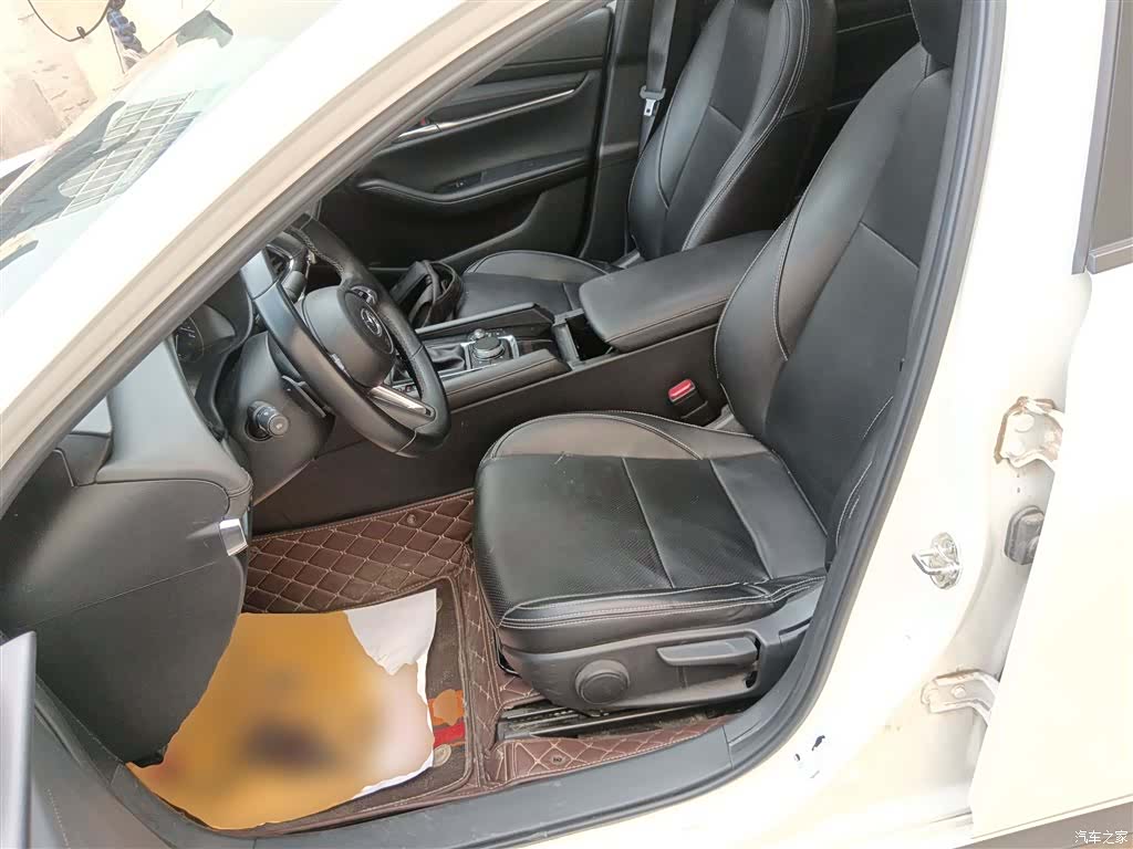 Mazda Mazda3, 2023 11