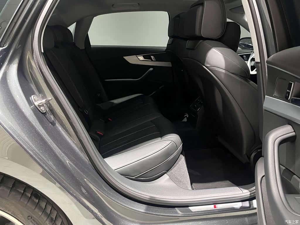 Audi A4L, 2024 9