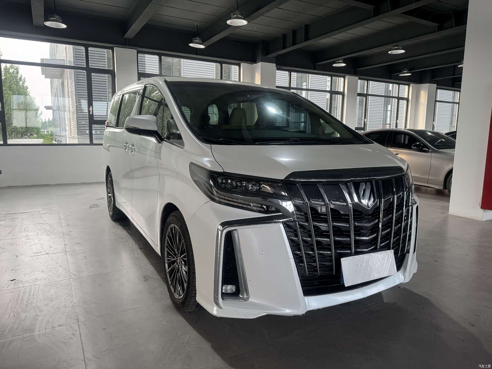 Toyota Alphard, 2017 6
