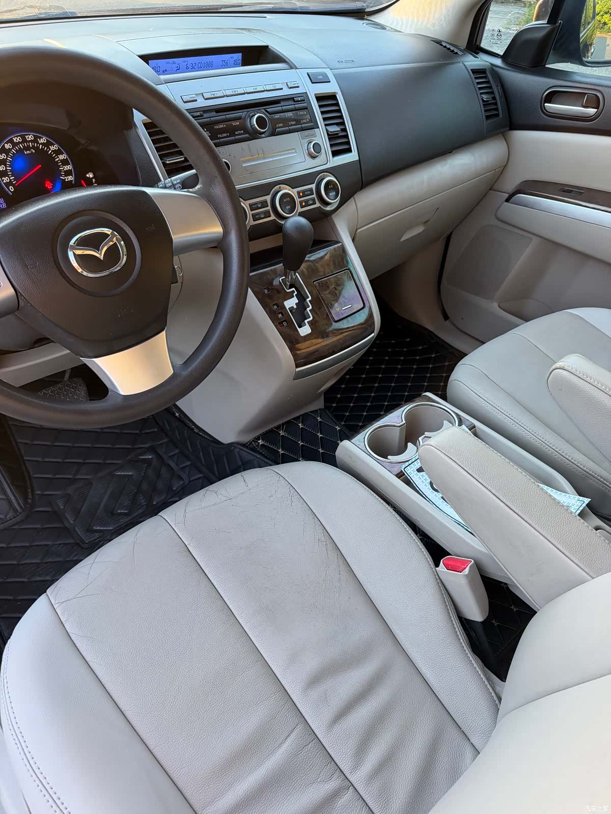 Mazda 8, 2014 10
