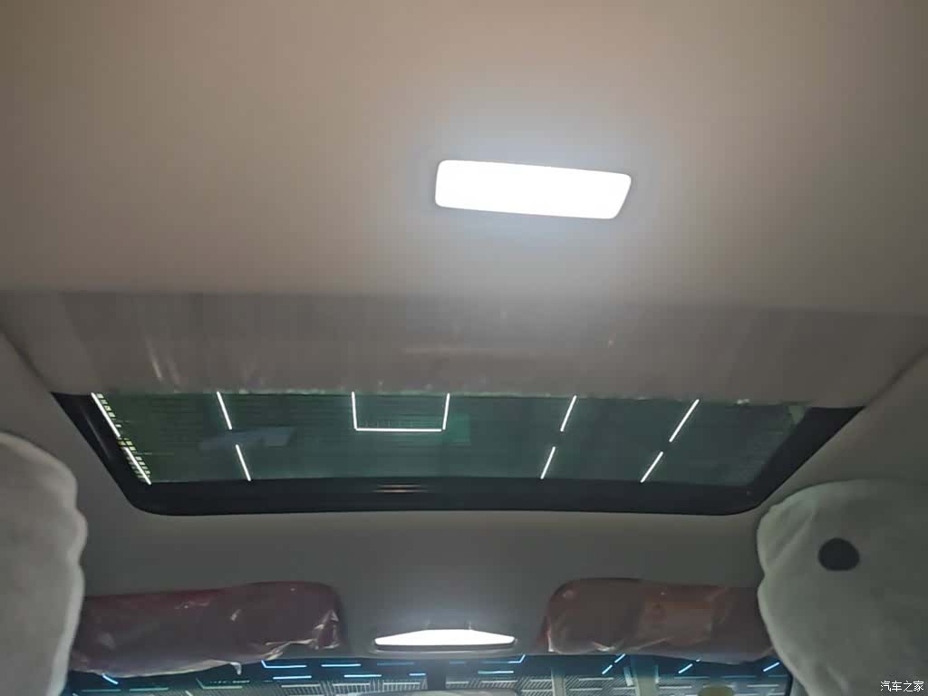 Geely Binray, 2026 18