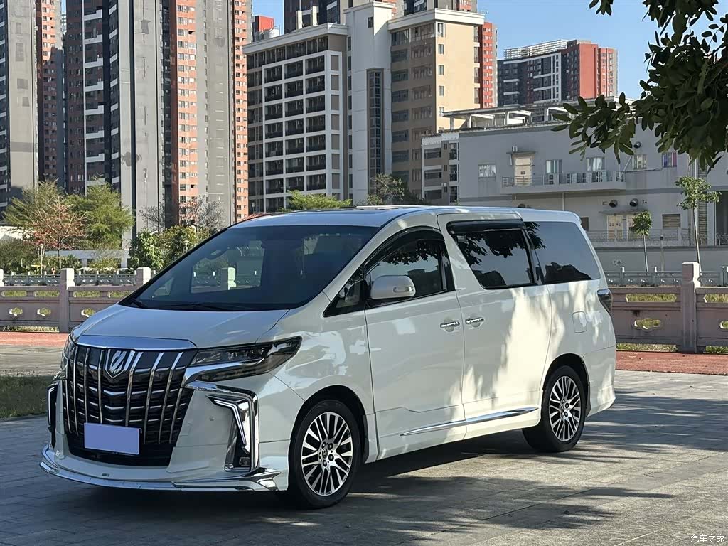 Toyota Alphard, 2013 1