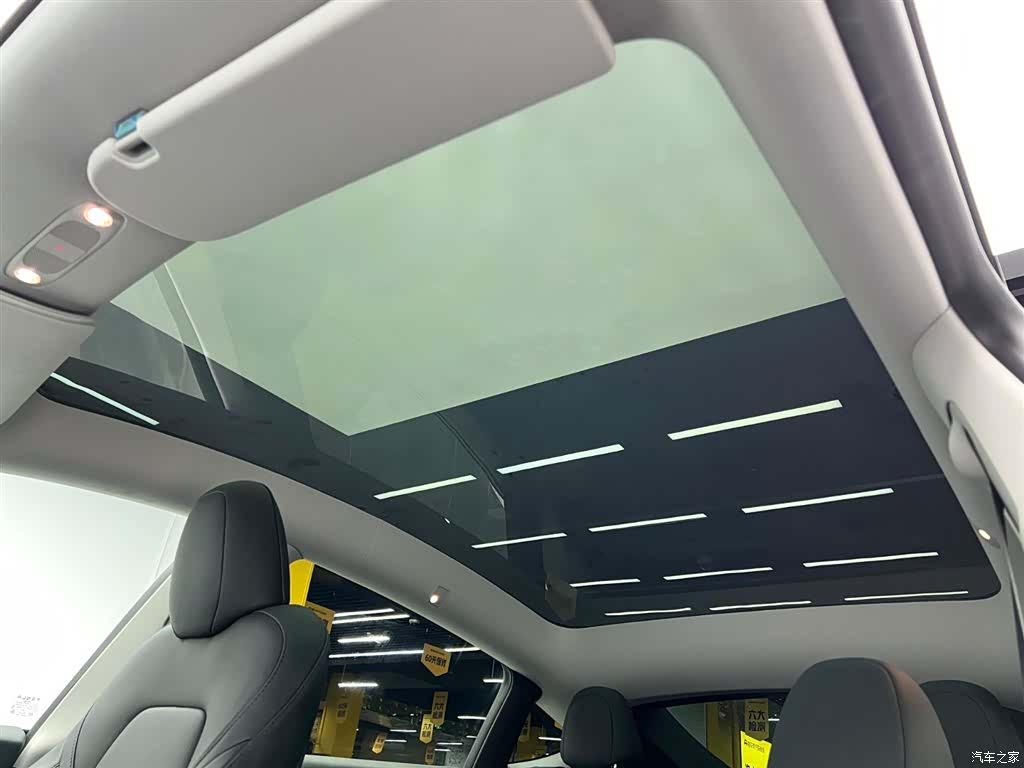 Tesla Model Y, 2025 18