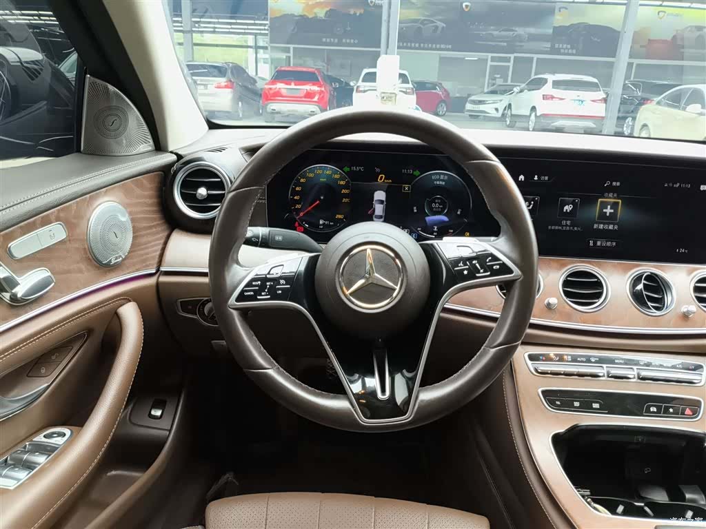 Mercedes-Benz E-Class, 2022 3