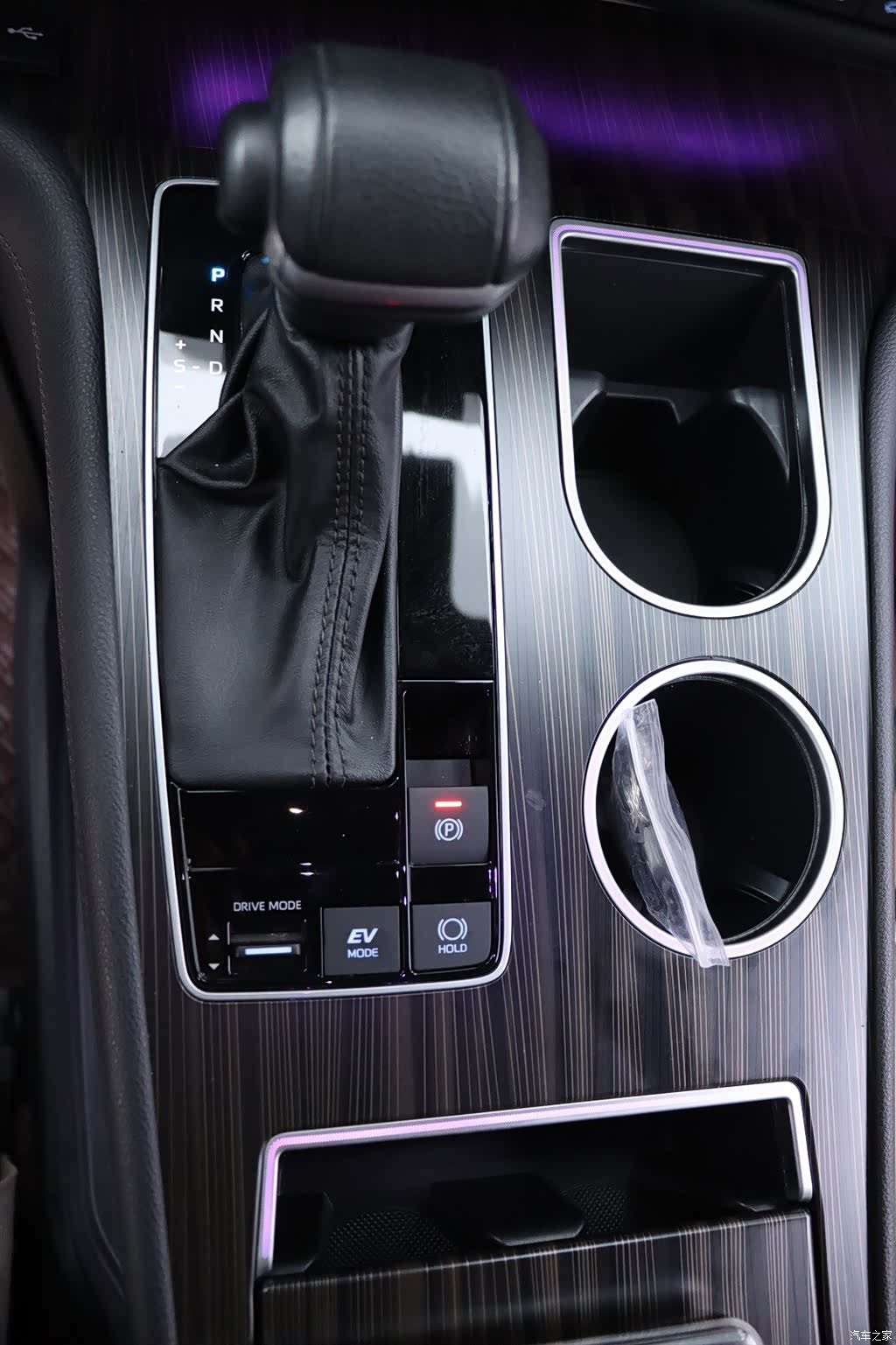 Toyota Granvia, 2023 9