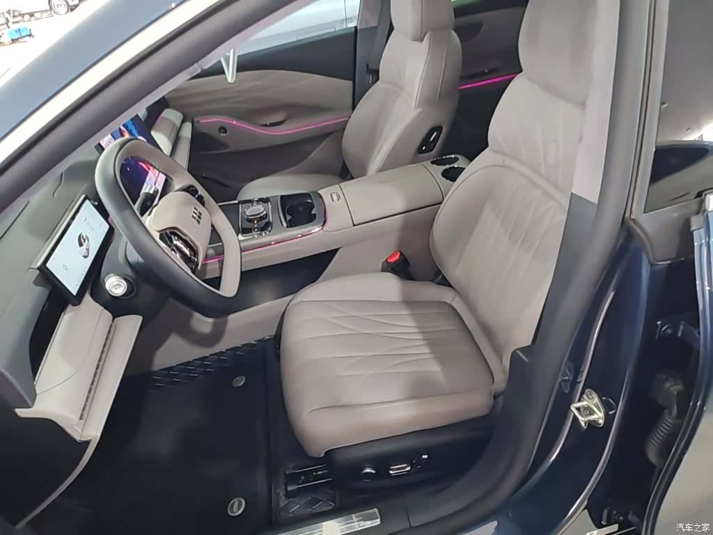 Geely 8, 2025 15