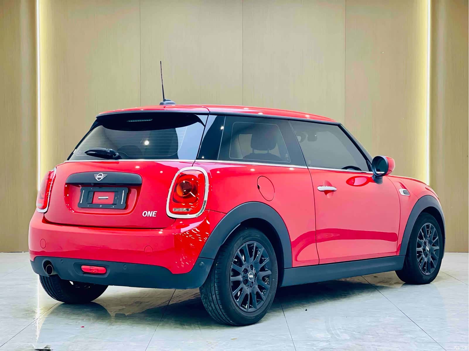 Mini ONE, 2021 3