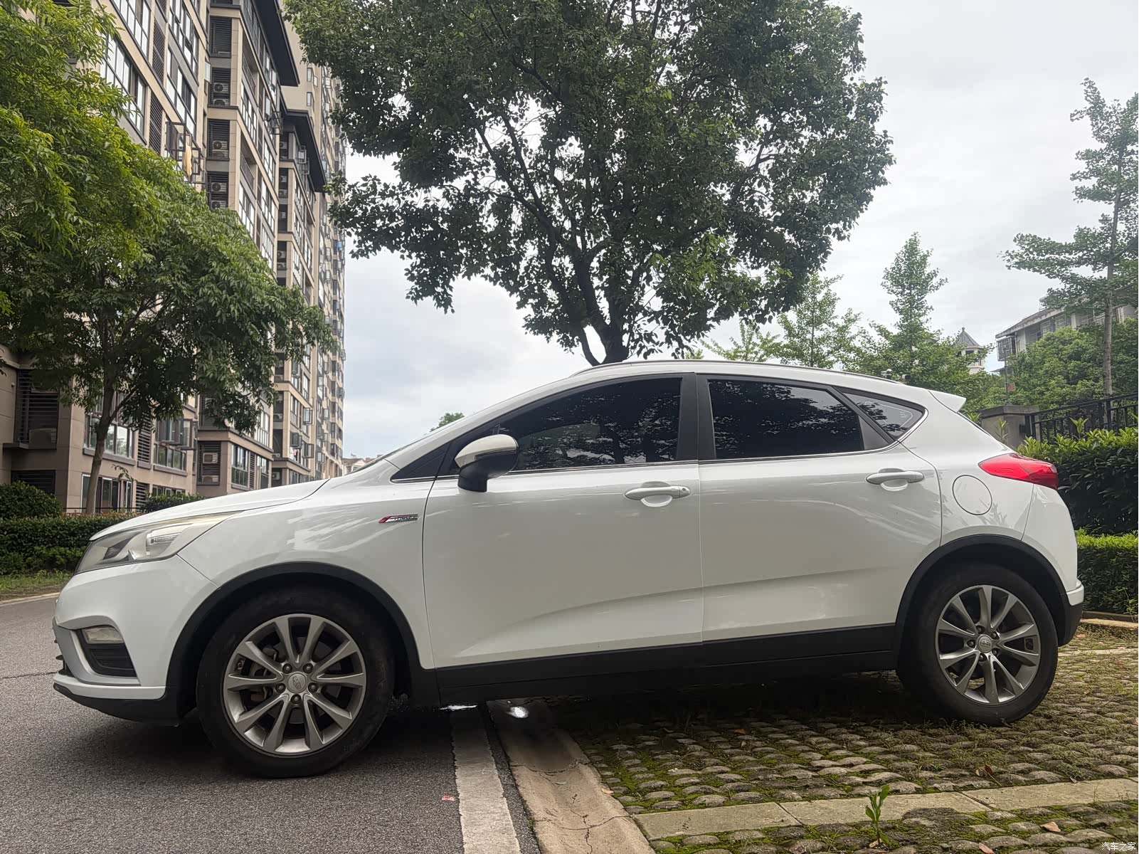 Geely Emgrand, 2016 3
