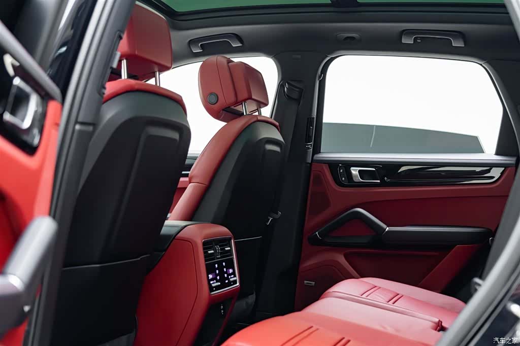Porsche Cayenne, 2022 11