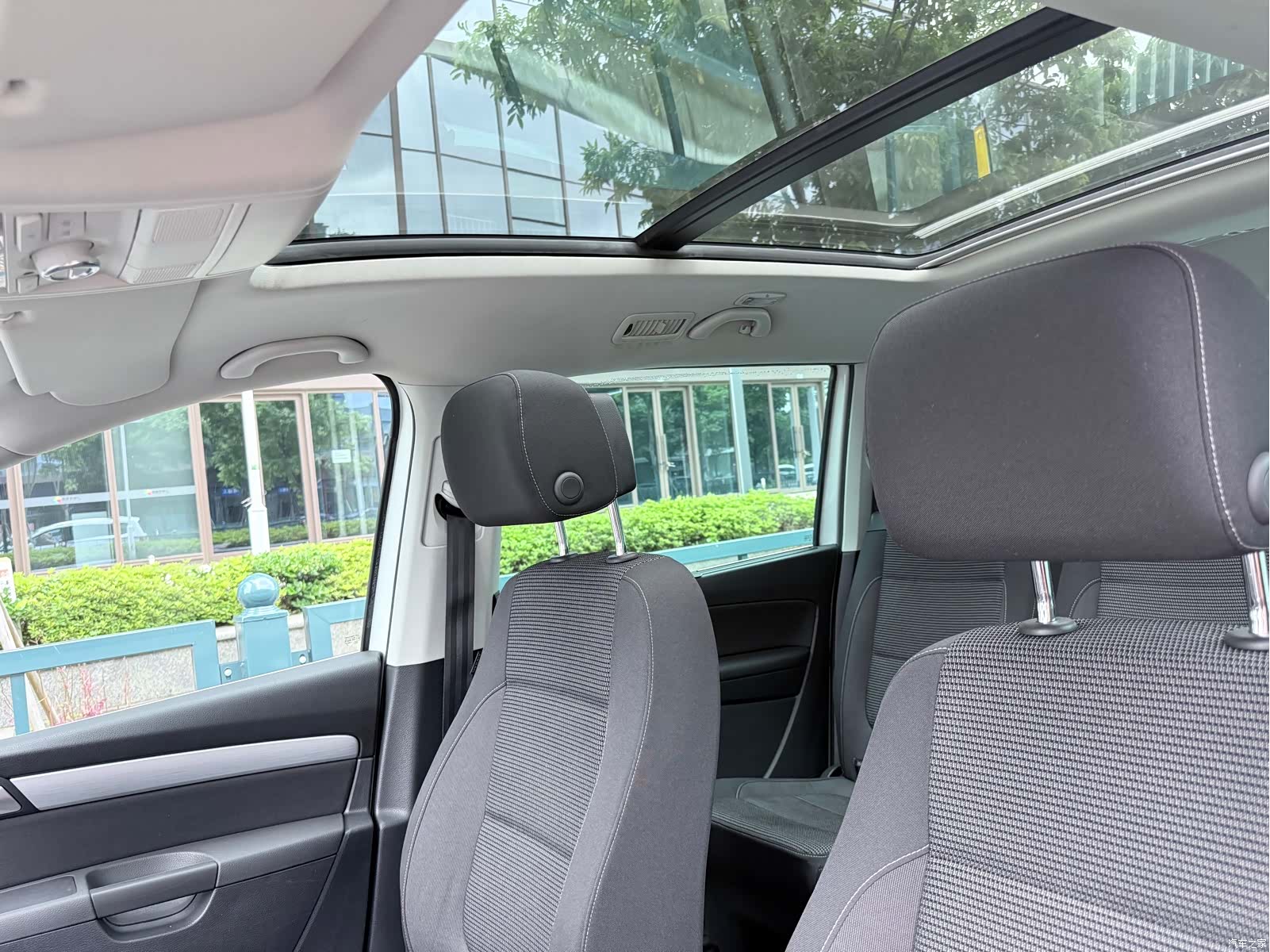 Volkswagen Xia, 2016 11